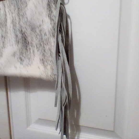 Wild Goose Crossbody - Picture 5 of 15